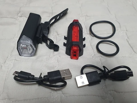 KIT FAROL BIKE FRONTAL + LANTERNA PISCA TRASEIRO LED Recarregável a  PROVA d'Água