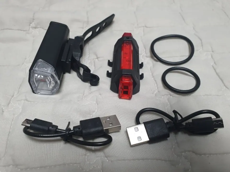 KIT FAROL BIKE FRONTAL + LANTERNA PISCA TRASEIRO LED Recarregável a  PROVA d'Água 2
