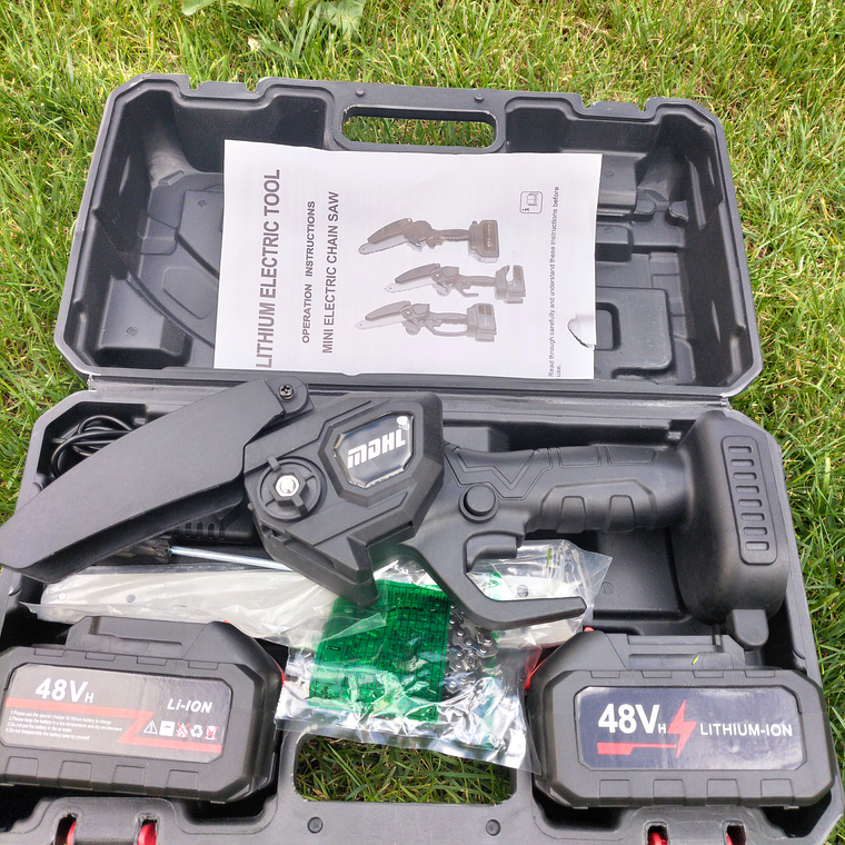 Mini motosserra 48v + 2 baterias + Mala 1