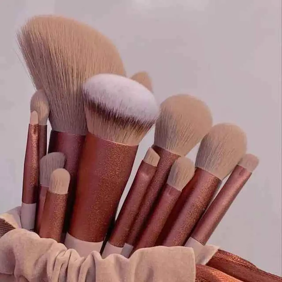 Pincéis de Maquiagem para mulheres com estonjo 3