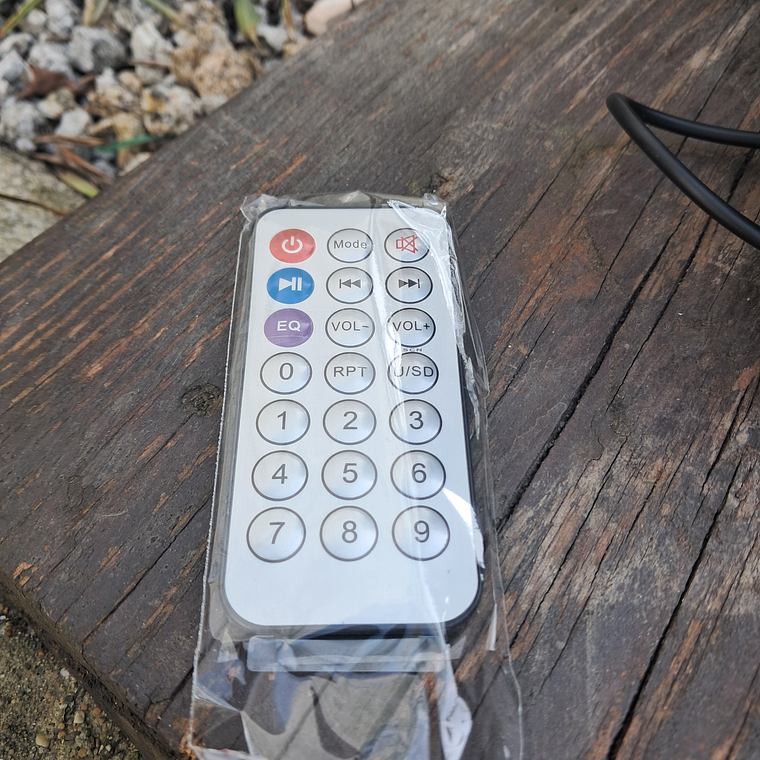 Coluna para karaoke com microfone e comando  6