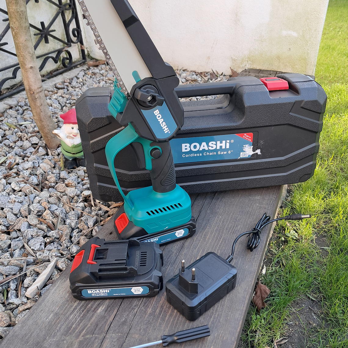 Mini motosserra 21v + 2 baterias + luz noturna  3