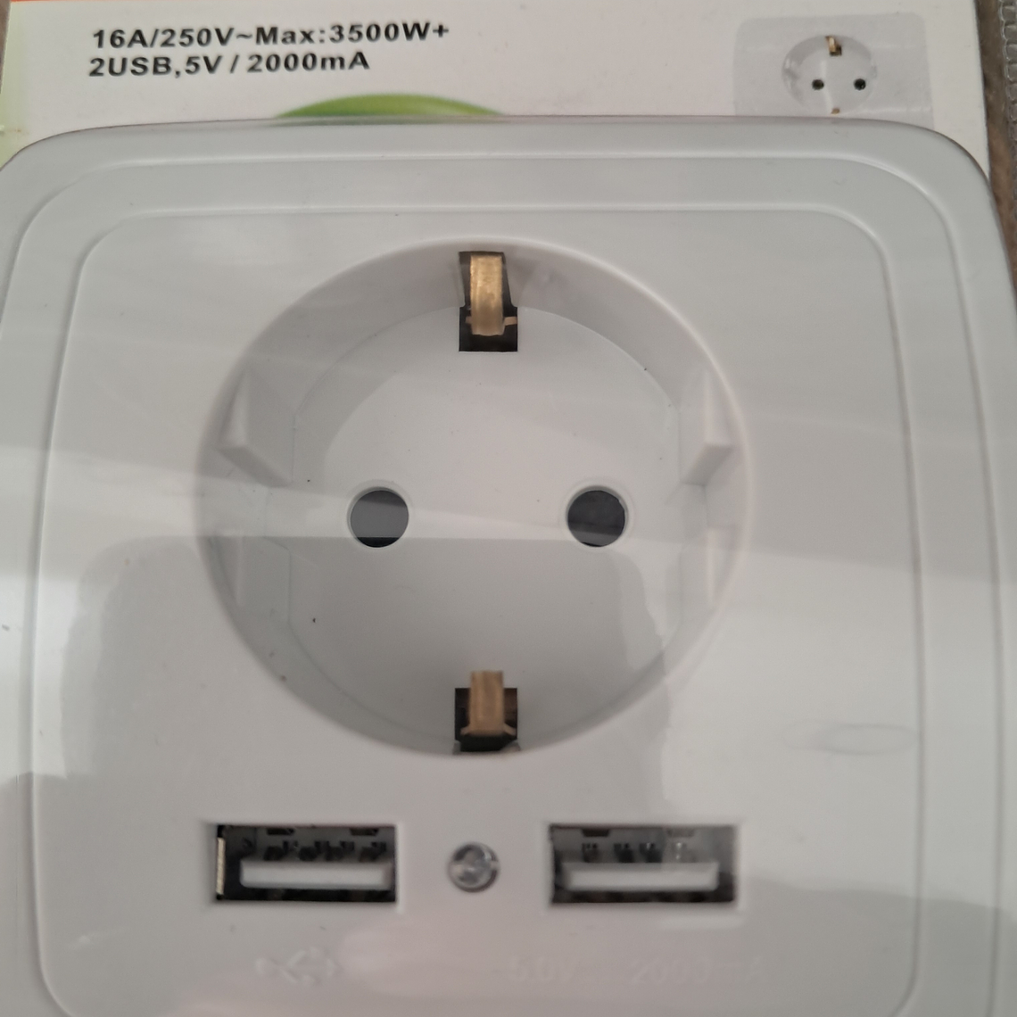 Tomada de parede com 2 USB 6