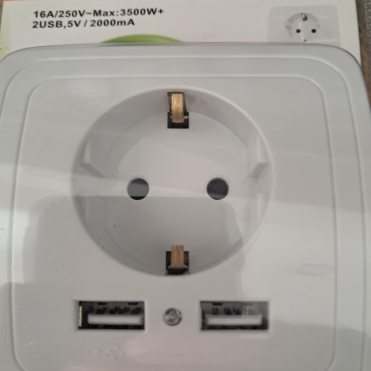 Tomada de parede com 2 USB 6