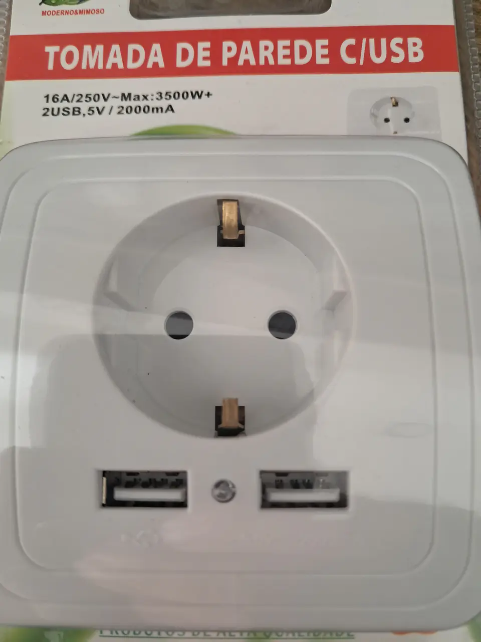 Tomada de parede com 2 USB 6