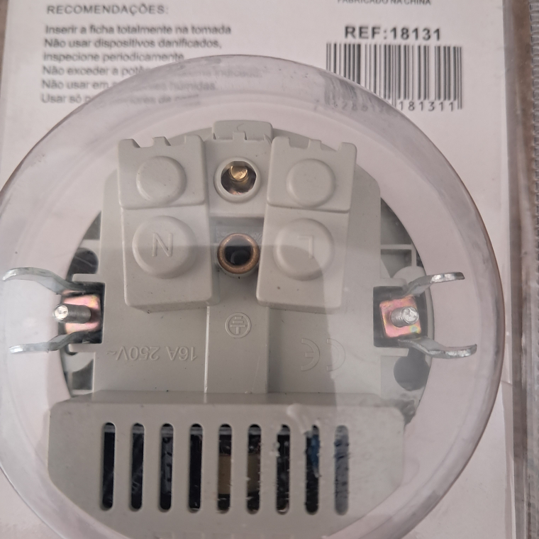 Tomada de parede com 2 USB 7