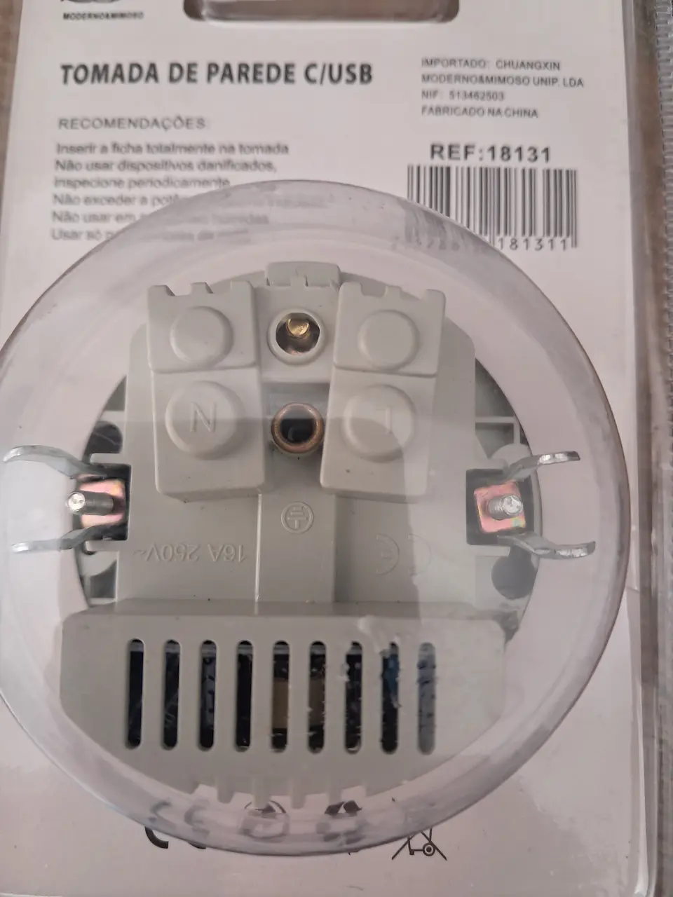 Tomada de parede com 2 USB 7
