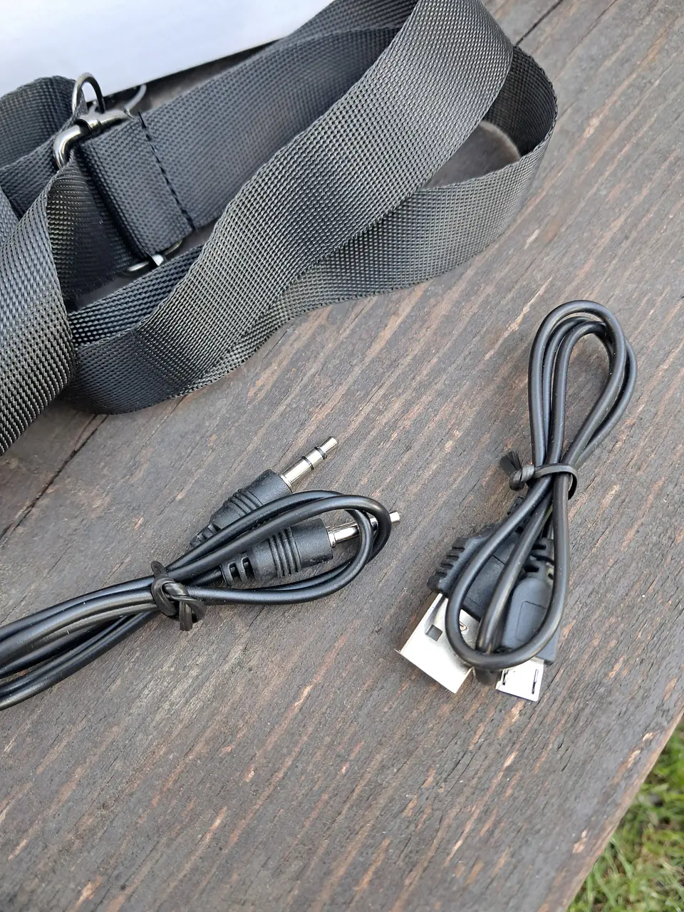 Coluna Bluetooth T&G com 25cm 8