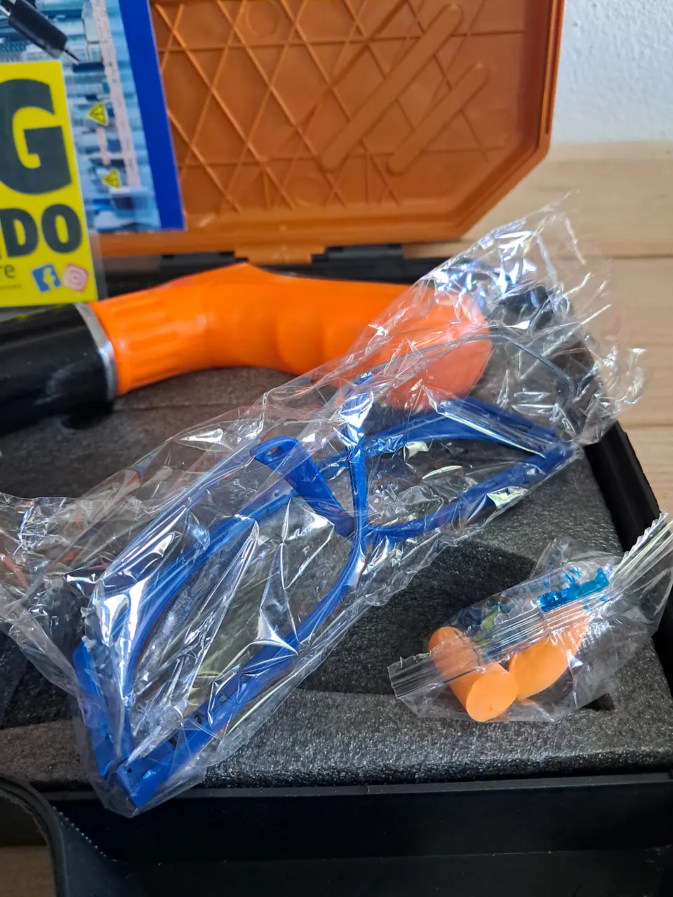 Pistola de pregos + 200 pregos de oferta  3