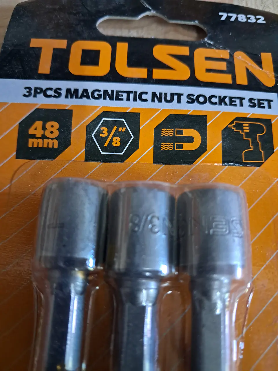 conjunto de chaves de caixa magnéticas da marca Tolsen, modelo 77632.  4