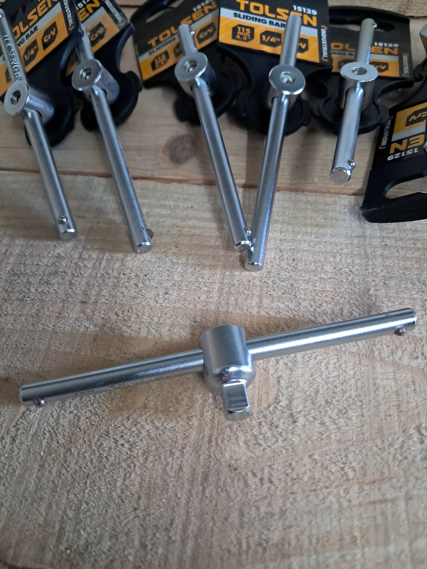  barra deslizante Tolsen Industrial (SKU 15129).  2