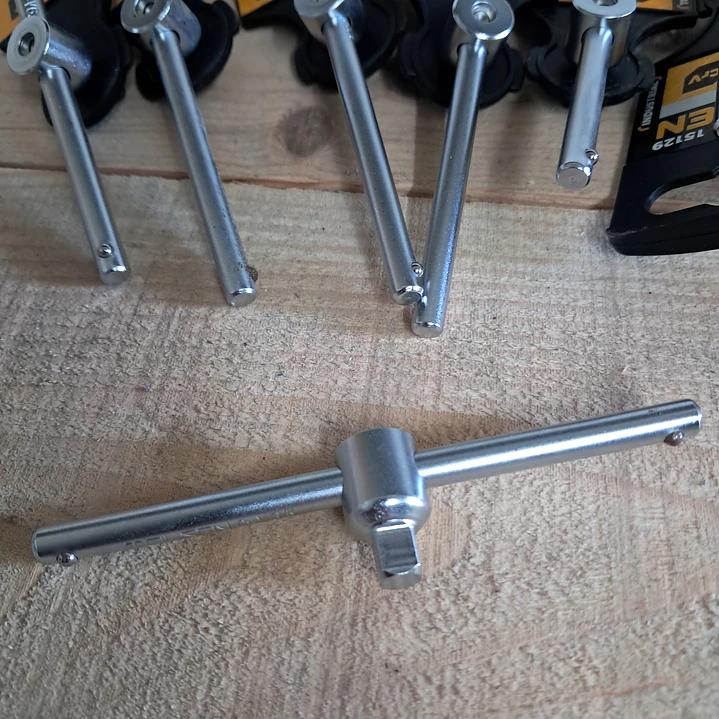  barra deslizante Tolsen Industrial (SKU 15129).  2