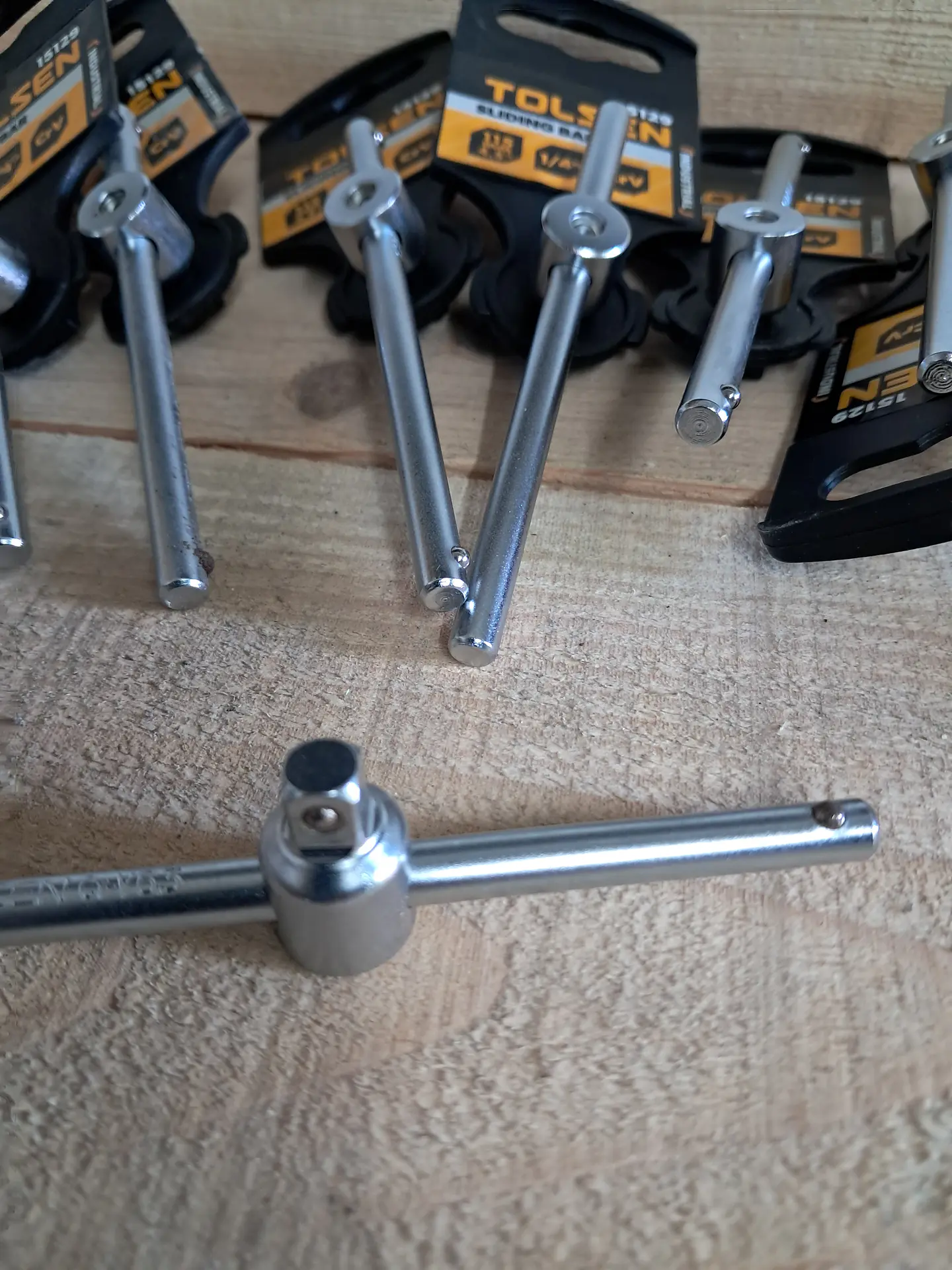  barra deslizante Tolsen Industrial (SKU 15129).  4