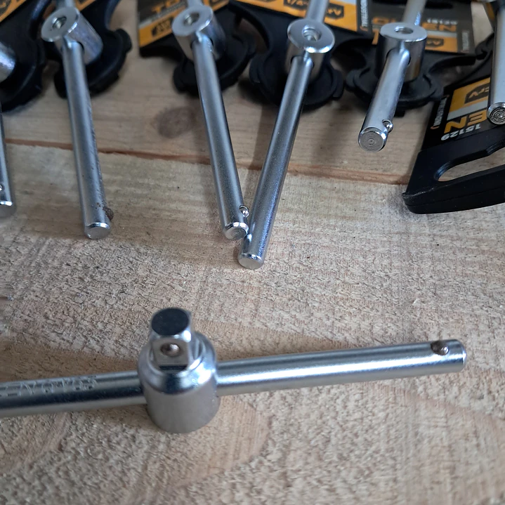  barra deslizante Tolsen Industrial (SKU 15129).  4