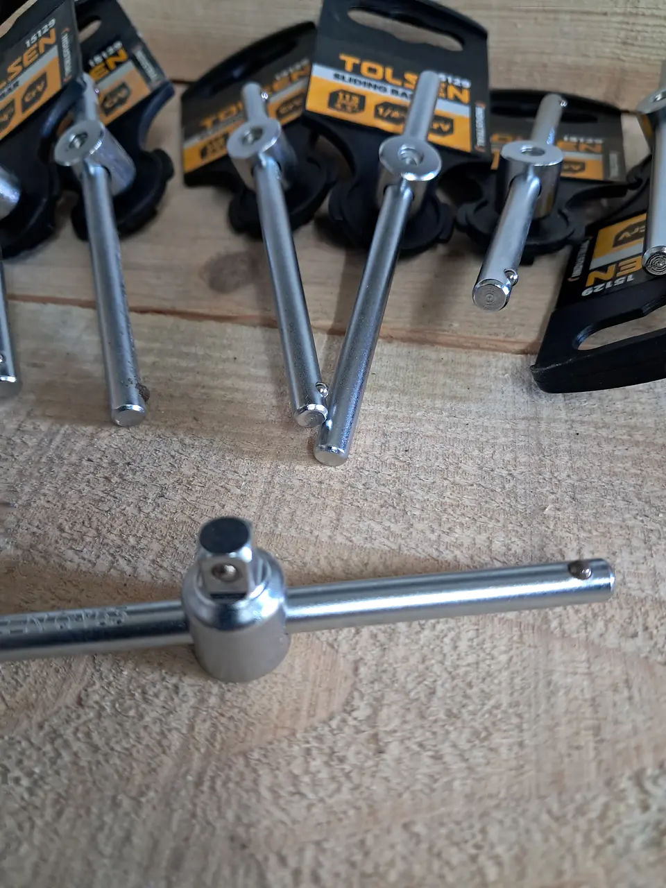  barra deslizante Tolsen Industrial (SKU 15129).  4