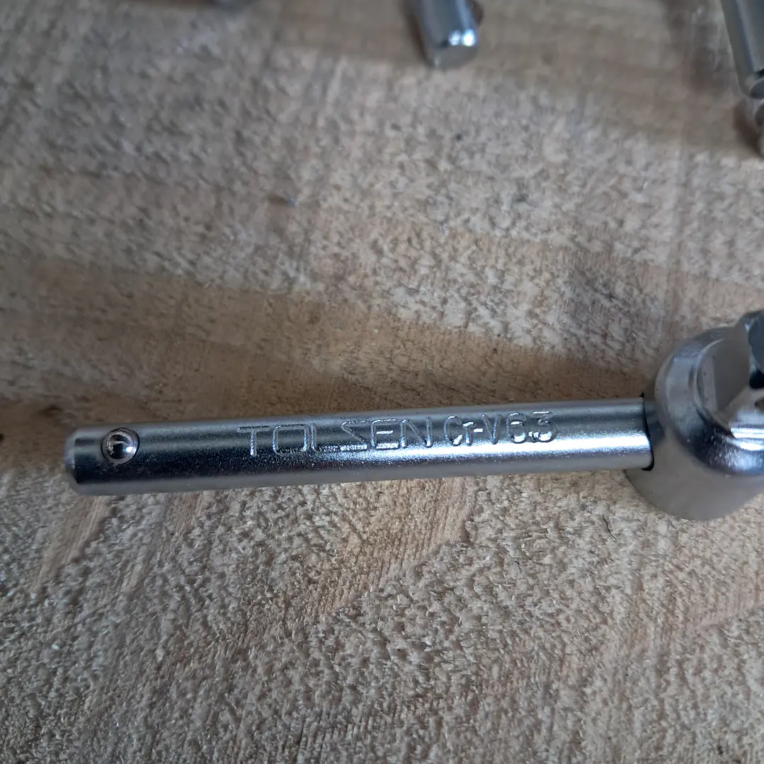  barra deslizante Tolsen Industrial (SKU 15129).  5