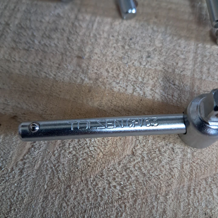  barra deslizante Tolsen Industrial (SKU 15129).  5