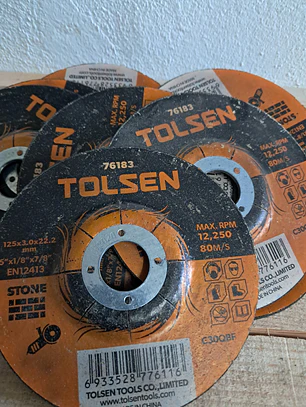disco de corte para pedra da marca Tolsen, modelo 76183. 
