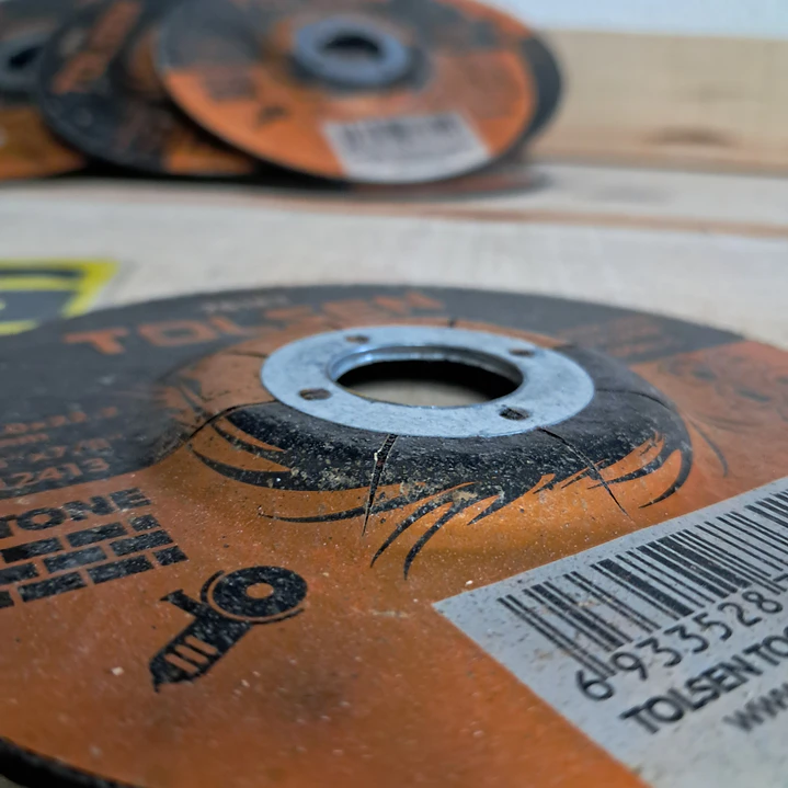 disco de corte para pedra da marca Tolsen, modelo 76183.  3