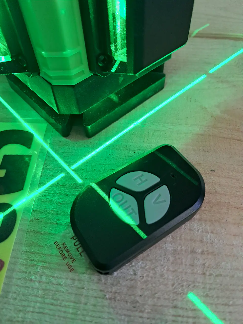 Nivel lazer 16 linhas verde ,2 batarias, tripé e mala de transporte 2