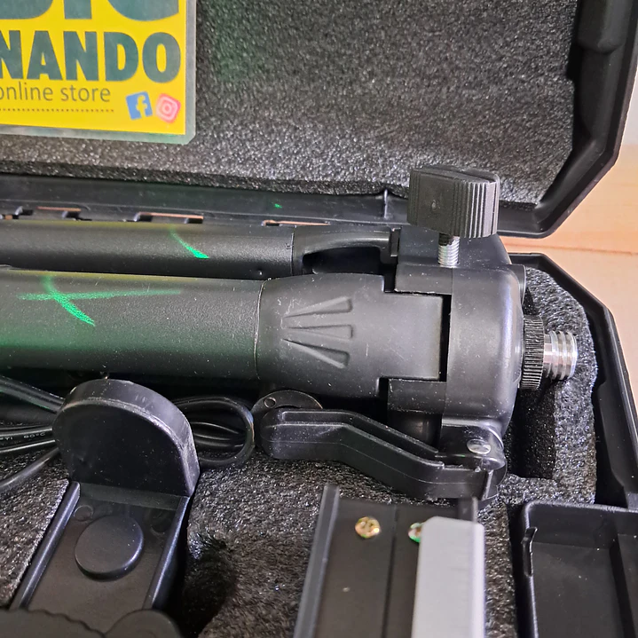 Nível lazer autonivelante, 2 batarias, comando + mala transporte plástico.  5