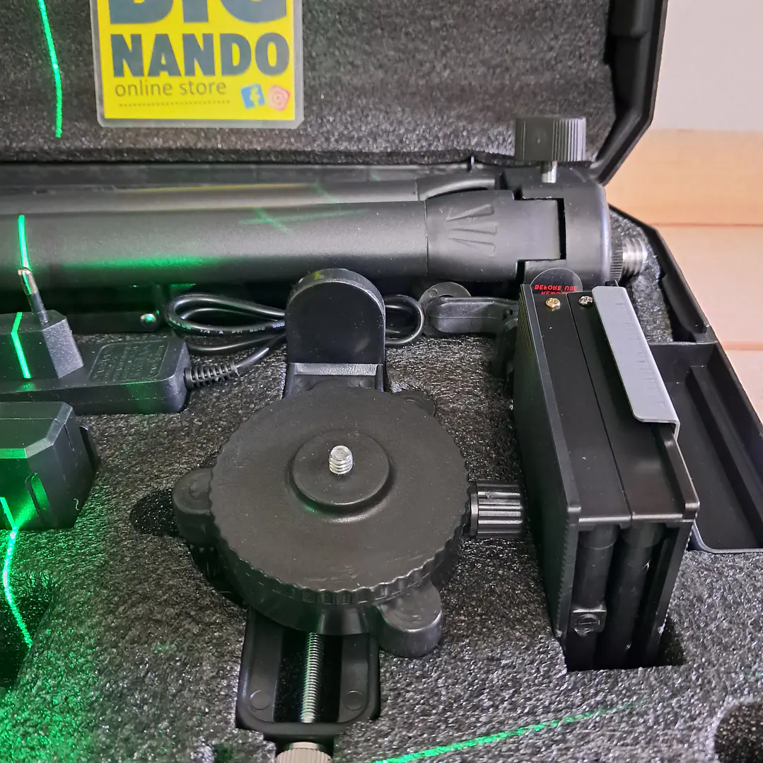 Nível lazer autonivelante, 2 batarias, comando + mala transporte plástico.  7