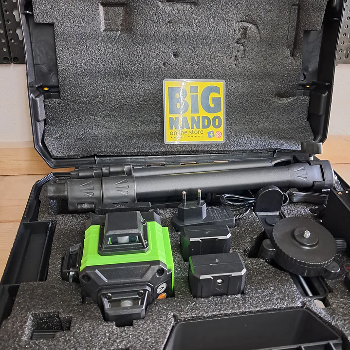 Nível lazer autonivelante, 2 batarias, comando + mala transporte plástico.  8