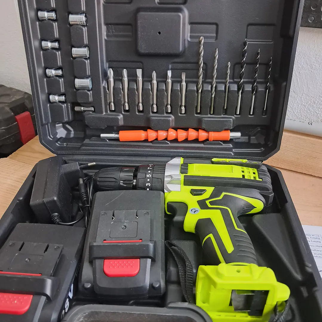 Berbequim/aparafusadora sem fios num estojo de transporte. 5