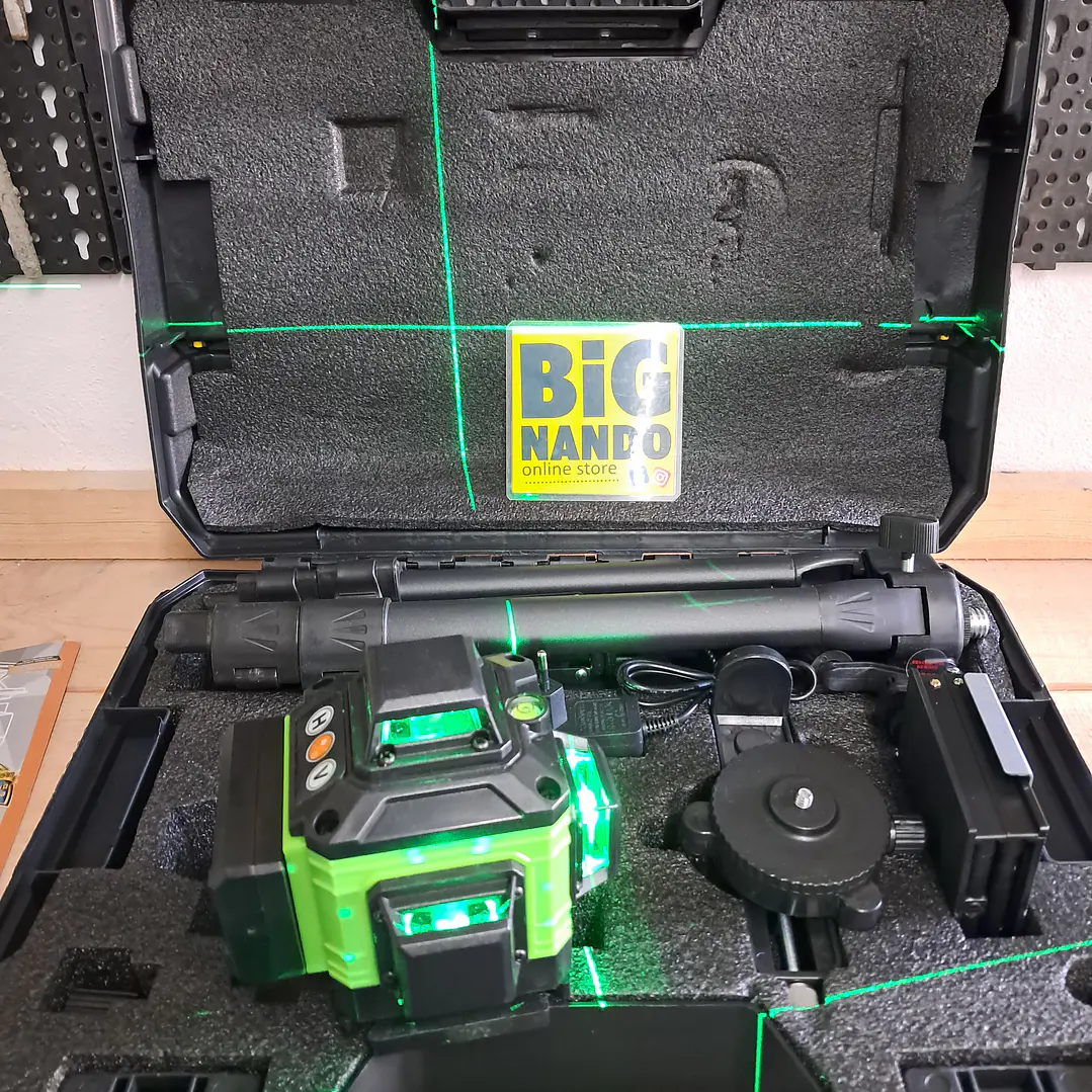 Nível laser 16 linhas 3D + tripé + 2 baterias + comando + Mala  1