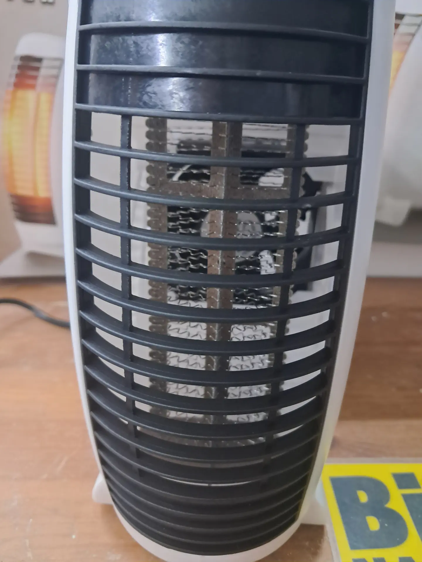 Aquecedor de Resistência + Ventilador 500W Branco 7