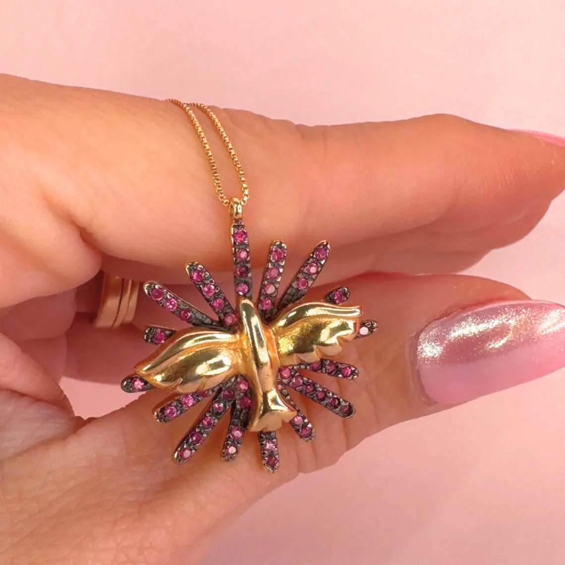 Colar Espírito Santo com Zircônias Rosa Pink 1