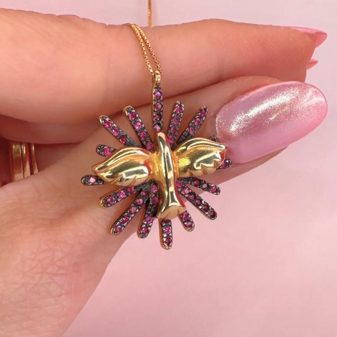 Colar Espírito Santo com Zircônias Rosa Pink 2