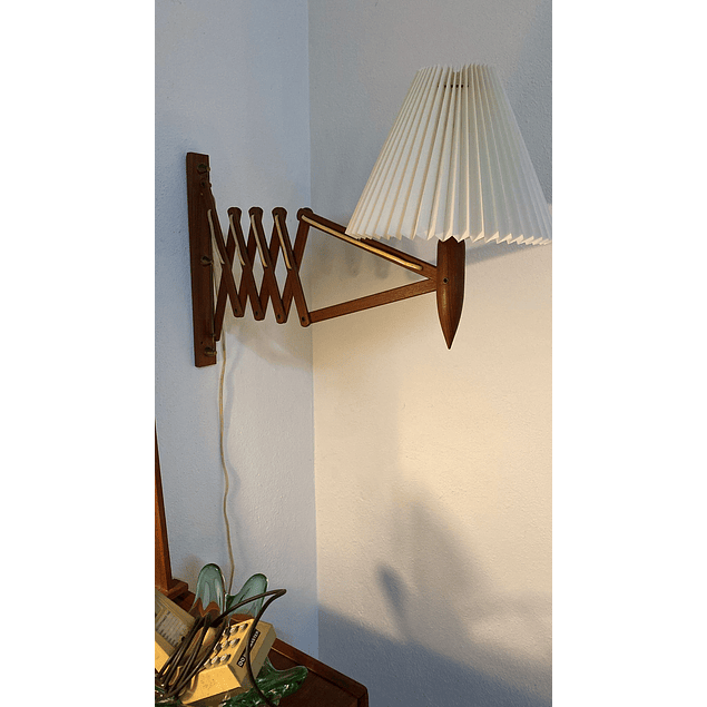 Danish vintage teak scissor wall lamp Sax by Erik Hansen for Le Klint Polônia