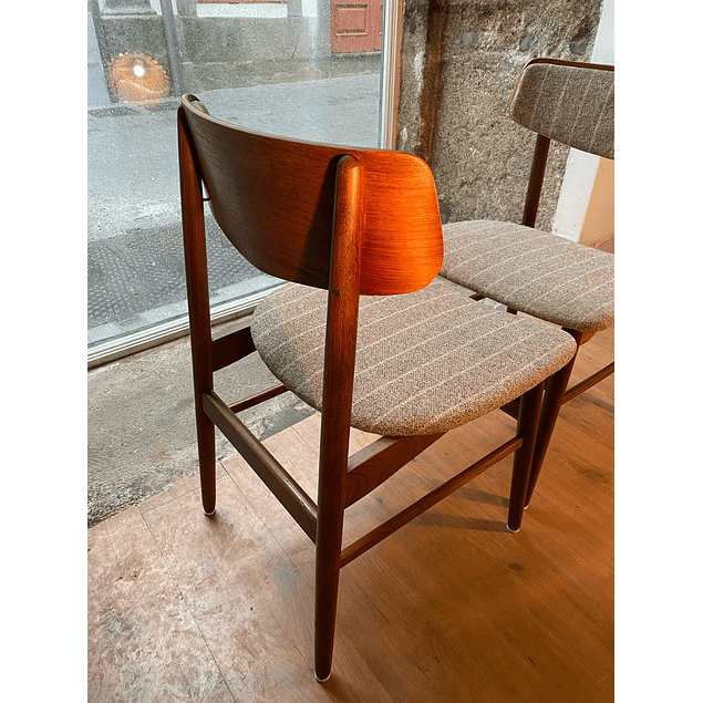 Vintage Mid Century  Chair 