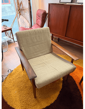 Mid-Century Teak Lounge Chair (1960s) – Scandinavian Style – 88.5 x 49 cm