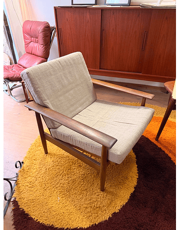 Mid-Century Teak Lounge Chair (1960s) – Scandinavian Style – 88.5 x 49 cm