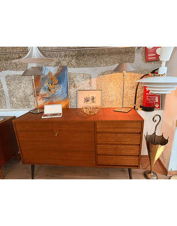 Mid-Century Teak Sideboard – 135 x 48 cm (H 82.5 cm)