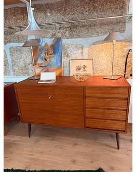 Mid-Century Teak Sideboard – 135 x 48 cm (H 82.5 cm)