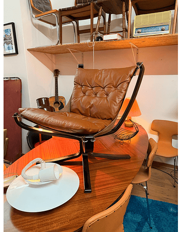 Sigurd Resell Falcon Lounge Chair – Vatne Møbler (Norway) – Vintage Brown Leather 