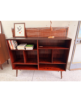 Mid-Century Rosewood Bookcase / Shelving Unit – 134 x 30 cm (H 105 cm)