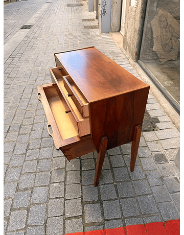 Vintage Mid-Century Wooden Chest of Drawers – Compact Storage Cabinet