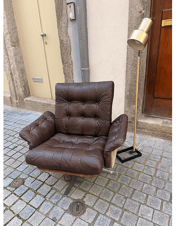 Vintage 1970s Leather Lounge Chair – Mid-Century Modern Armchair