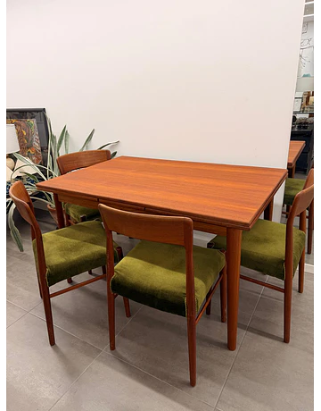 Set of 4 Dining Chairs + Teak Dining Table by   Hennins Kjaermulf model 26 