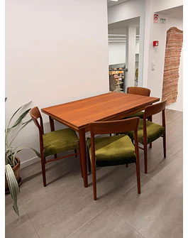 Set of 4 Dining Chairs + Teak Dining Table by   Hennins Kjaermulf model 26 