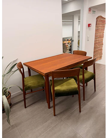 Set of 4 Dining Chairs + Teak Dining Table by   Hennins Kjaermulf model 26 