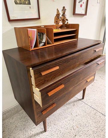 Kai Kristiansen  Dresser