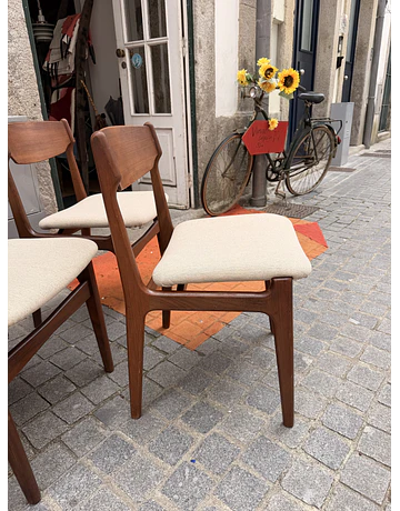 6chairs teak by Erick Buch