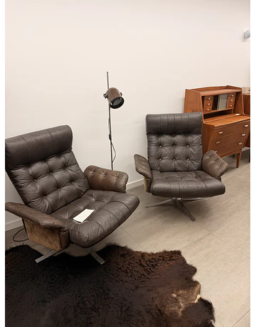 Leather armchairs from the. 70s
