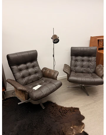 Leather armchairs from the. 70s