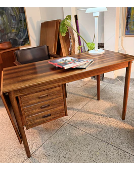 Design by Arne Vodder desk rose wood 